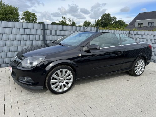 Opel Astra TwinTop 1.6 Turbo "Endless Summer"